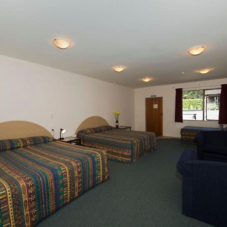 Lake Point Motel Hamilton Exterior photo