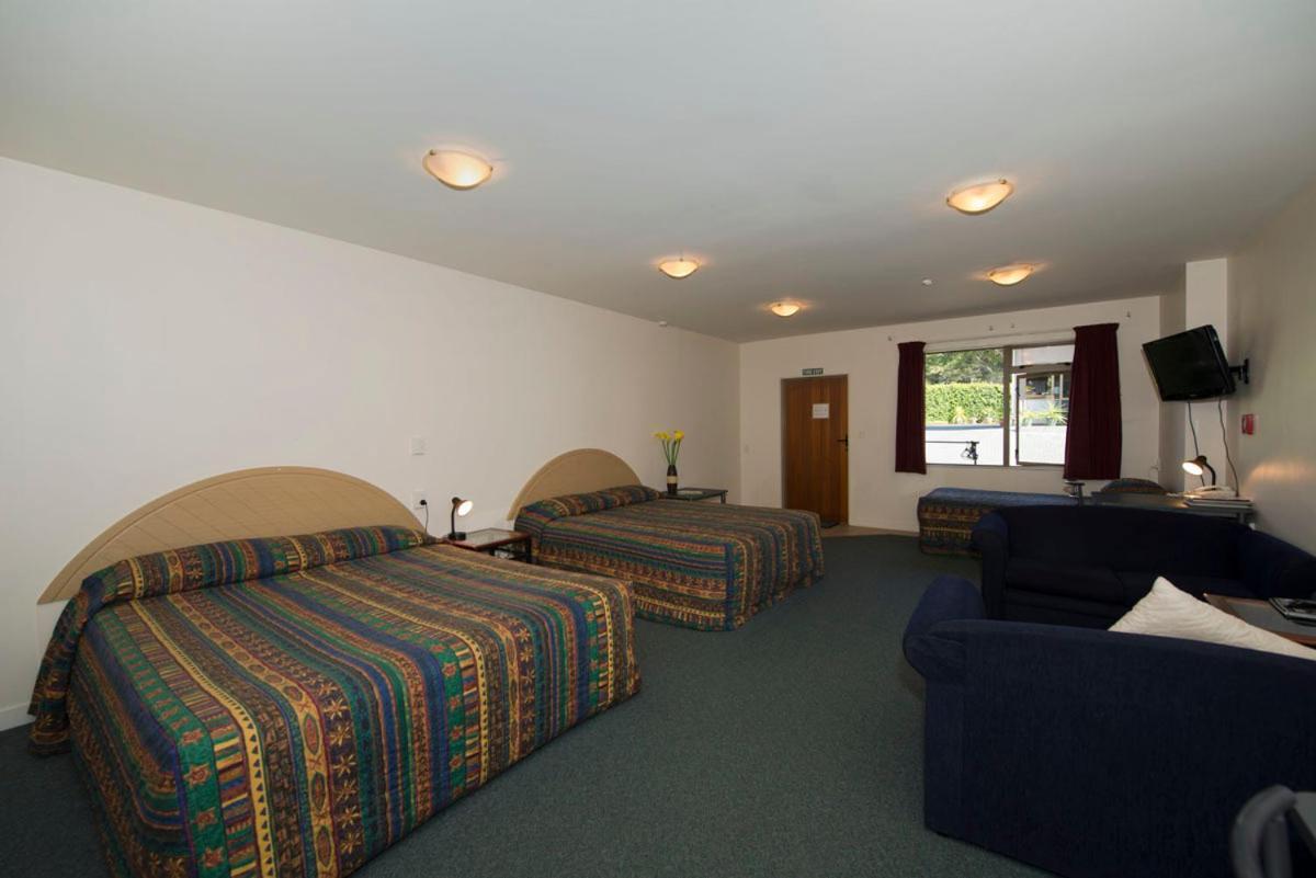 Lake Point Motel Hamilton Exterior photo
