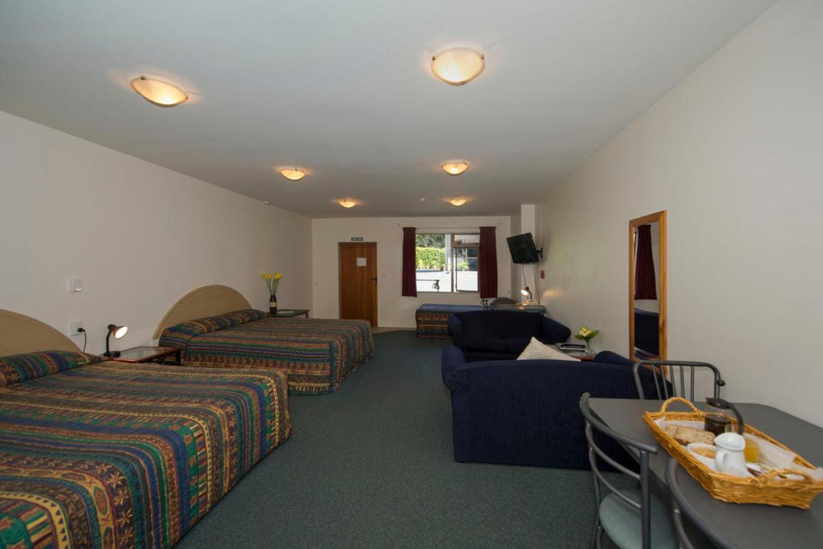 Lake Point Motel Hamilton Exterior photo